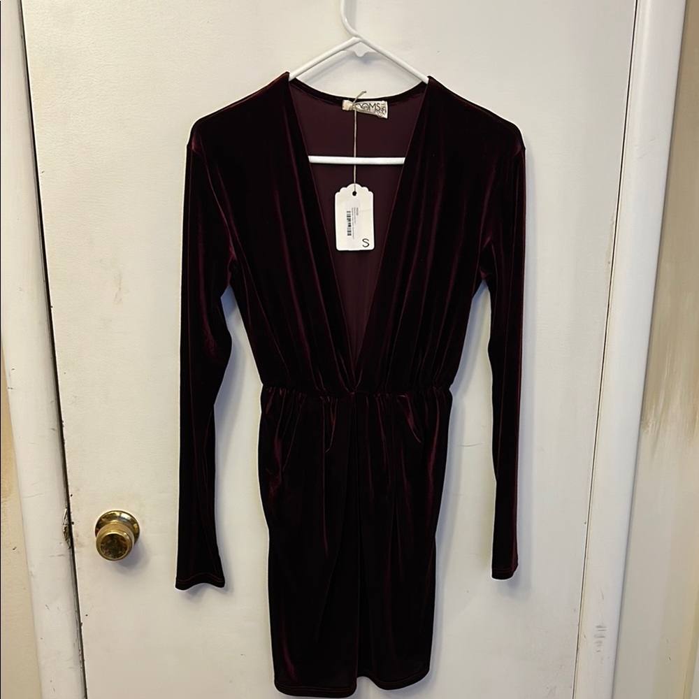 Blooms in the City Elegant Deep V-Neck Velvet Dress Size Small NWT